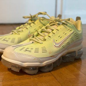 Women's NIKE Air Vapormax 360 Sneakers